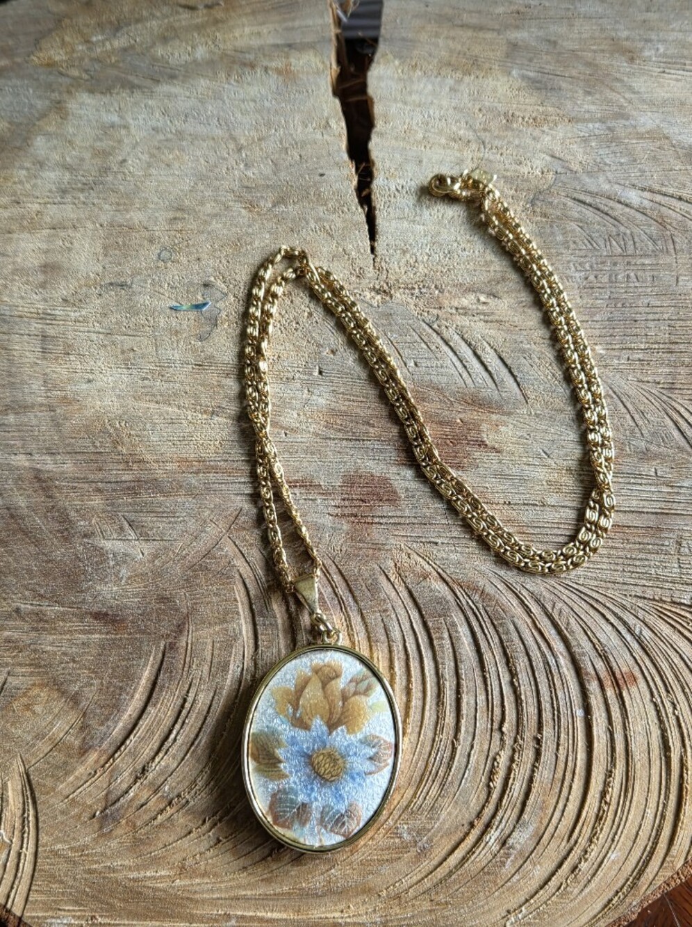 SARAH COVENTRY Vintage floral Necklace 2 Sided .
